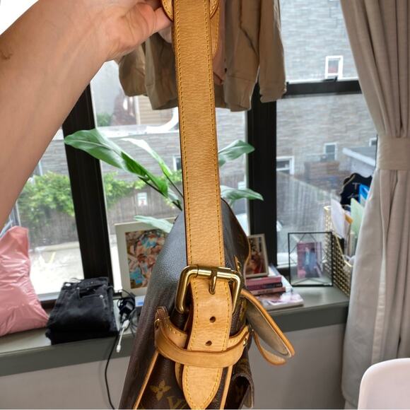 Louis Vuitton Monogram Hudson PM Vintage Shoulder Bag - Picture 5 of 16